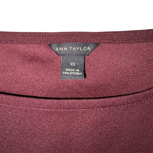Ann Taylor Split Sleeve Hem Burgundy Top | Maroon Red | Work Office | Size XS - Picture 3 of 4
